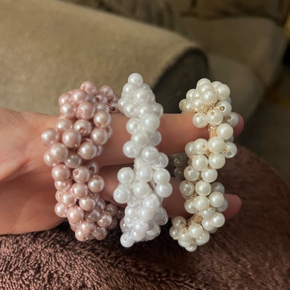 Accessories - Pearl hair bands- 3 pack
